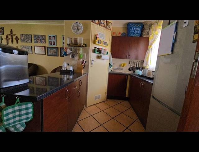 2 BEDROOM TOWNHOUSE FOR SALE IN ANNLIN